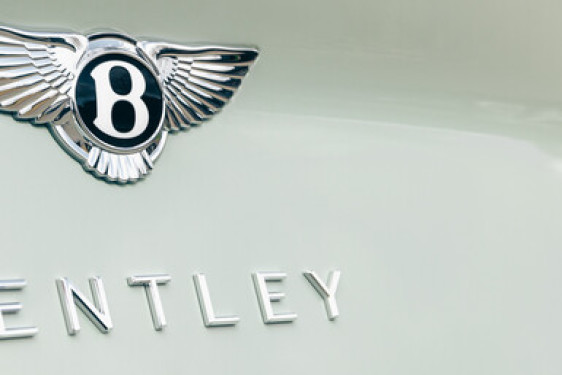 Logo Bentley voiture arrière